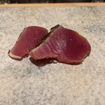 鮨 由う - ・勝浦産鰹 海苔醤油で