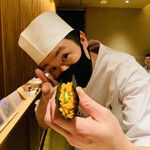 鮨 由う - ・スナイパー井上さんこの日の決めポーズ