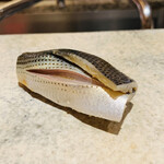 鮨 由う - ・小鰭