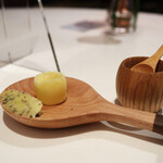 ラ・ベ - バター、塩・胡椒