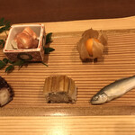 Itamaegokoro Kikuura - 板前心コース　８寸　ほうずき
                鯛塩辛クリームチーズ
                蛸燻製
                穴子寿司
                稚鮎オイル蒸し