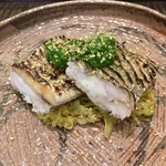 魚菜料理 縄屋 - 太刀魚の炙り〜ルッコラ酢、春キャベツと実山椒