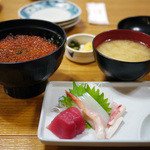 いくら丼特上～さしみ付き～☆