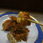 割烹 利助 - 持ち上げてみました。