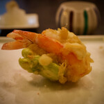 松翁 - 空豆で挟んだ車海老