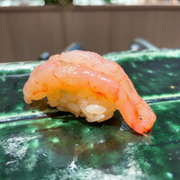 鮨 権左衛門 - ランチタイム 5500円コース
                      甘エビ