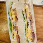サンドイッチ&サラダ ニコ - たまごと照り焼きチキンの和風サンド ¥330-