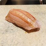 鮨 由う - ・鹿児島県産春子鯛の昆布〆