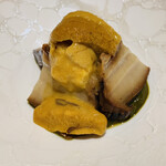 鮨 由う - ・蒸し鮑の肝ペースト和えと肝ペースト   のシャリ和え北海道産バフンウニと