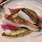 魚菜料理 縄屋 - マナガツオ〜発酵酢、赤玉葱添え