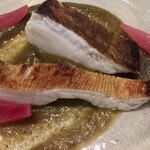 魚菜料理 縄屋 - マナガツオ〜発酵酢、赤玉葱添え