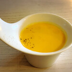 オーガニックグリル鵠沼海岸 - にんじんと玉ねぎの冷製スープ