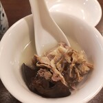 新天地 - 鴨肉と干したけのこのスープ