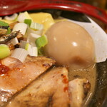 すごい煮干ラーメン凪 - いい色の味玉