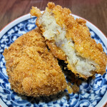 リヨンSUDA - 料理写真:熱々のコロッケ