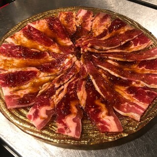 ランチ人気no 1若姫牛カルビが食べ放題 焼肉4種キムチ ナムル 自家精米ご飯とデザートも食べ放題 ランチタイムドリンクバー付き ディナータイムワンドリンク付き 和牛焼肉 金タレ 渋谷道玄坂店 渋谷 焼肉 食べログ ランチ人気no 1若姫牛カルビが食べ放題 焼肉4種キムチ ナムル 自家精米ご飯とデザートも食べ放題 ランチタイムドリンクバー付き ディナータイムワンドリンク付き 和牛焼肉 金タレ 渋谷道玄坂店 渋谷 焼肉 食べログ