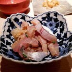 たかおか - 鯵の下身は、九十九里・白子の新玉葱（メチャクチャ甘い名産品）に、八街の「Qナッツ」(Ｐナッツより美味しいらしい）と和えて。私はもっと玉ねぎが多くても良いくらい。