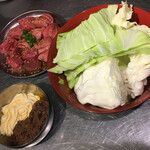 焼肉ヒロミヤ - 和牛肉味噌キャベツと上タン塩