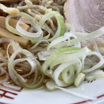ラーメン もっけだの - チャーシュー麺普通盛あっさりのネギ