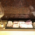 中華蕎麦 とみ田 - スパークリングワイン+特選全部乗せトッピング