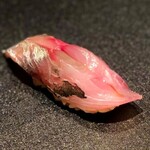 たかおか - 「金谷鯵、富津」先程の鯵の上身を使って握る。最高です。