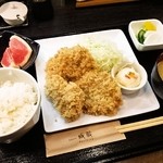 成蔵 - 琉球あぐーヒレかつ定食（2000円）