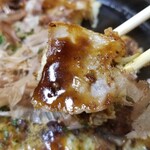 Okonomiyaki Mori - 外と内のギャップの幅が美味しさの重要なポイントだと思うのですが、その域には到達していないかなぁ。と思います
                        多分、岡山名物を使ったバリエーション勝負のお店
                        ホルモンうどんの発祥という訳でもありません
