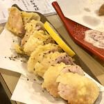 餃子マフィア - 鶏胸肉レア唐揚げ