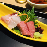 うなぎ和食  しら河 今池ガスビル店 - お刺身の鮪がほどよい脂があり美味しい！
