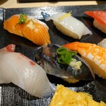 どっこい処 - 令和3年6月 ランチタイム
            日替わりサービスランチ10貫赤出汁付き 880円