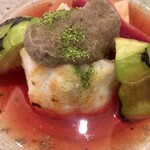 魚菜料理 縄屋 - 2.8kgの巨大鱧(神奈川)、賀茂茄子・筍・ビーツ〜賀茂茄子と土筍のソース