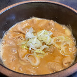 モツ煮専門店わんや - 石鍋に移してグツグツ