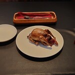 ベルエキップ - 鴨の一時間コンフィ　切り分ける前