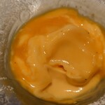 ベルエキップ - 崩してみた。2種類のマンゴーがある。
      濃いのが酸味の強いマンゴー