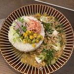 路地裏キッチン ヨネモンカレー - サバの冷や汁風 和出汁カレー
            ¥900