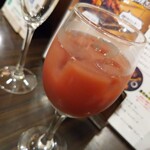 Wain To Kurafutobiru Harubaru - サングリア 赤
      シナモンなどのスパイスの効いた赤ワインを
      オレンジジュースで割った感じ。
      