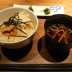 すみれ家 - 雲丹と筍の炊き込みご飯と赤だし