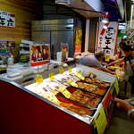 Usami Shouten - 旦過市場・百年床のぬか味噌炊き「宇佐美」昭和21年から営業。嫁入り道具の「ぬか」から始まった
