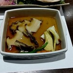 篝火の湯 緑水亭 - 鮑柔か煮  餡かけ  花人参  焼葱
      