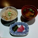 篝火の湯 緑水亭 - 炊き込み御飯  滑子汁  香の物盛り合わせ