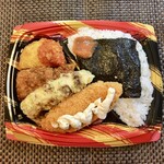 まいばすけっと - 料理写真:白身&イカフライ明太海苔弁当429円