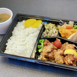 Karaage To Tedukuri Kateiryouri Aoba Ooimachi Sakaba - 若鶏唐揚弁当（16周年記念価格500円）