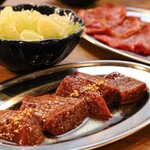 芝浦食肉市場直送 吉祥寺ホルモン - 