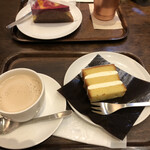 上島珈琲店 - 無糖ホットミルクコーヒー、ザントクーヘン