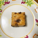 パレット - スコーン（レーズン）…税込120円