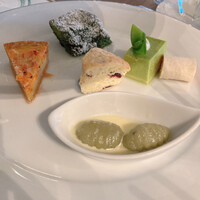 ポム・ダダン - 