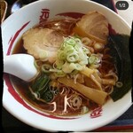 元気ラーメン - セットメニューあると
ついつい

元気らーめん
780円
+Bセット(ライス、餃子4ヶ、お新香）
280円

ご飯は少なめお願いします。