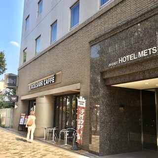 Ekuserushioru Kafe - ホテルメッツの1階