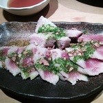 魚金 - マグロの半生ステーキ