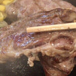 Totsuzen Suteki Baru - 肉厚のあるステーキ